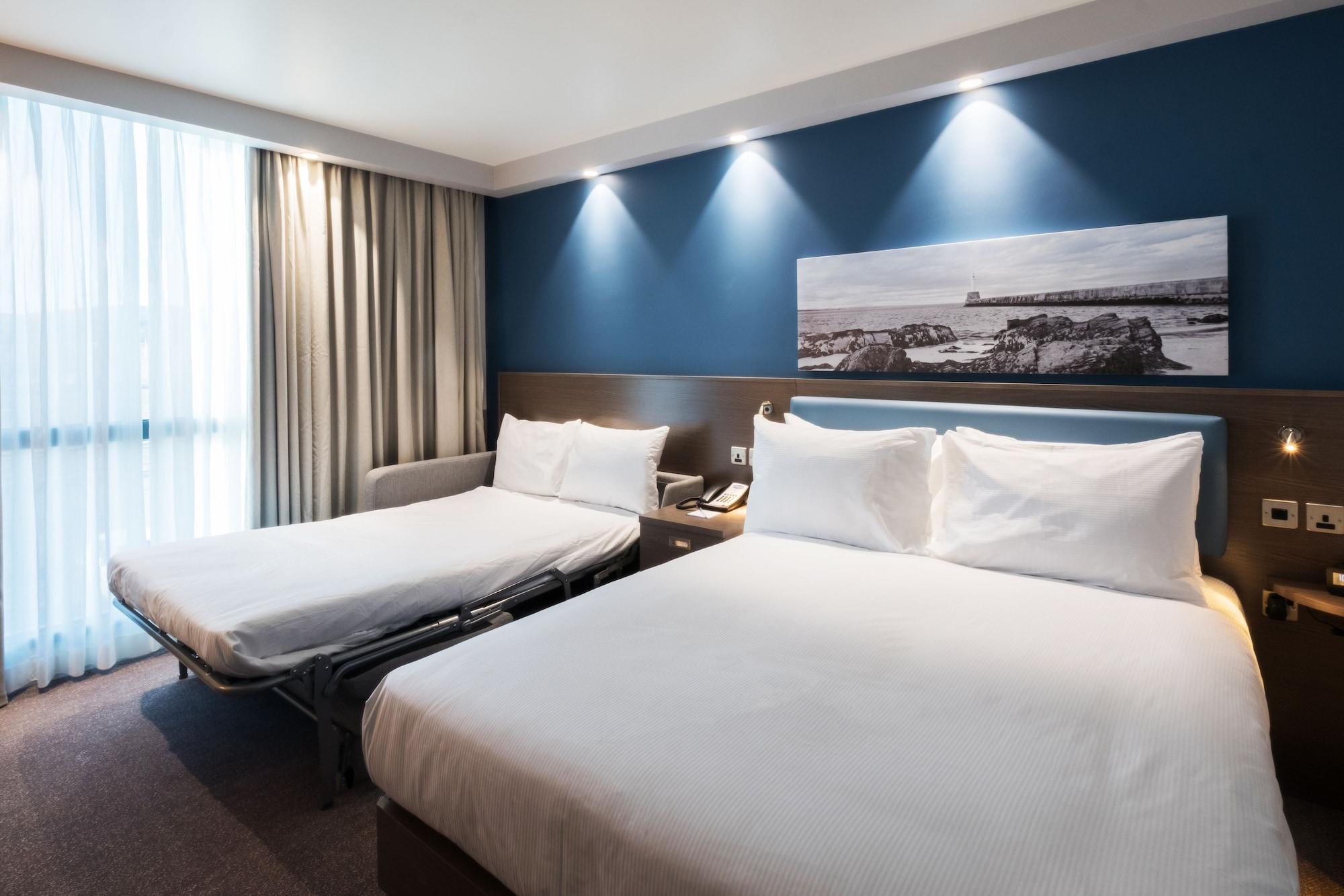 Hampton By Hilton Aberdeen Airport Dyce Exterior photo