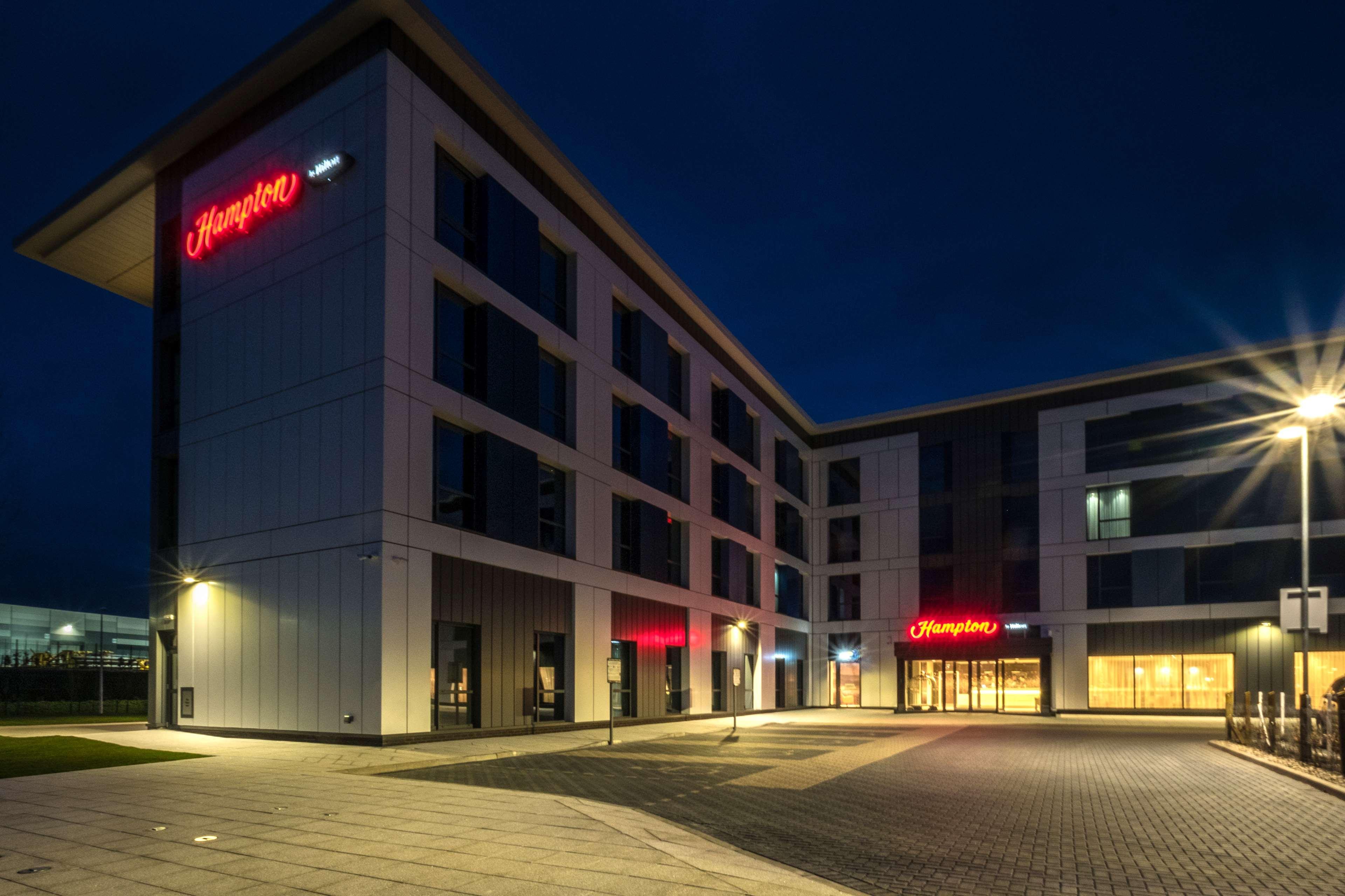 Hampton By Hilton Aberdeen Airport Dyce Exterior photo