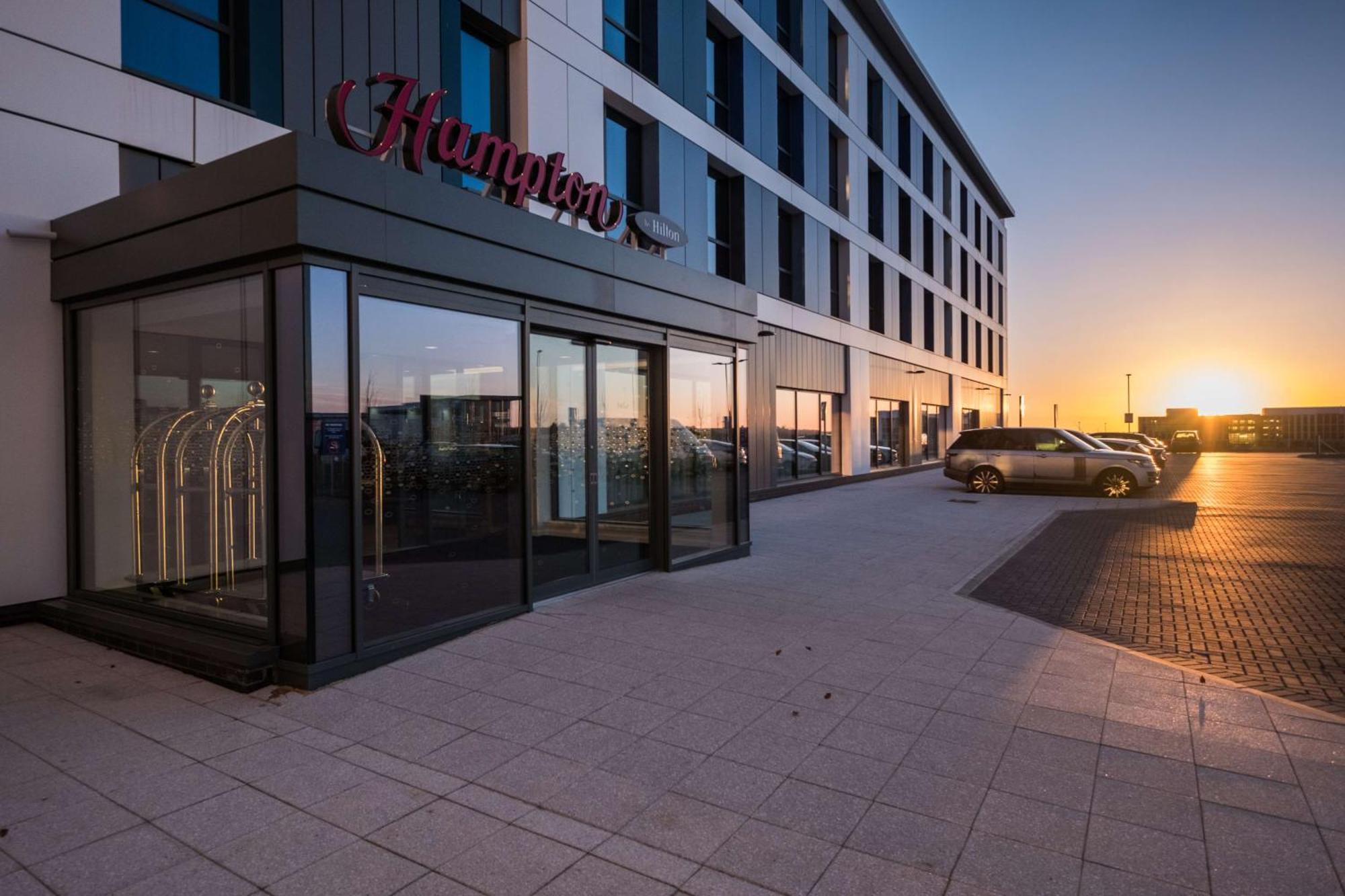 Hampton By Hilton Aberdeen Airport Dyce Exterior photo